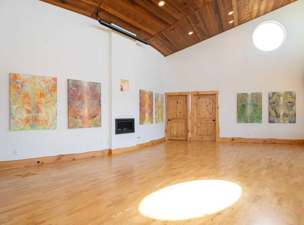 Graceful Waves Art Gallery